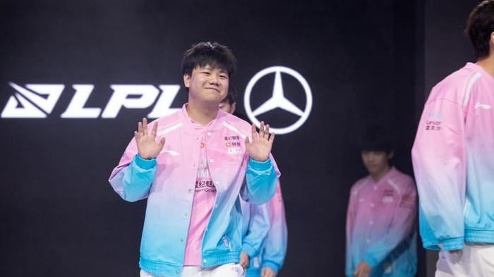 LG, 左手和EL, 但凡ELK